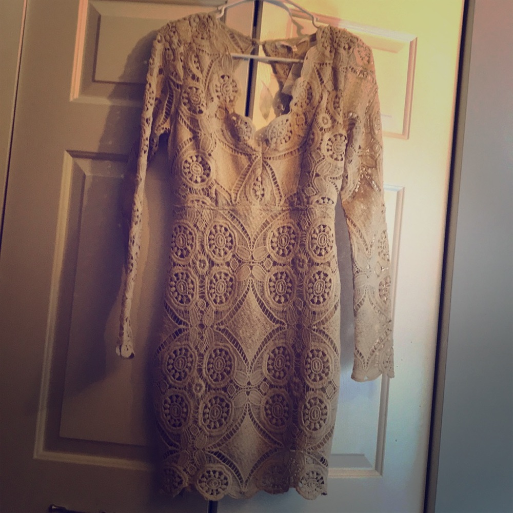 *Closet Closing* NEW Beige lace dress!